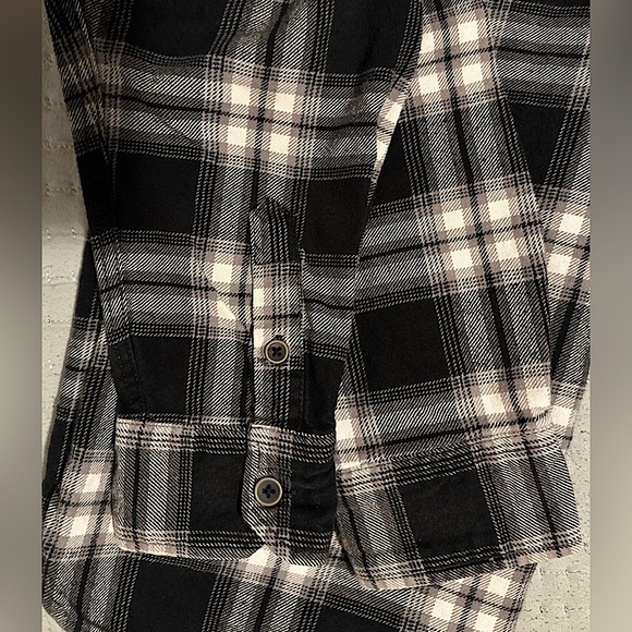 EUC~Men’s Plaid Flannel Shirt - Picture 5 of 8